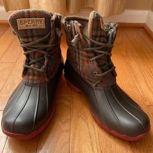 Sperry Saltwater Plaid Wool Duck Boots, Size 6.5, Brown/Red Plaid Color